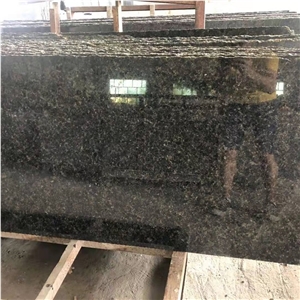 Polished Ubatuba Granite Slabs