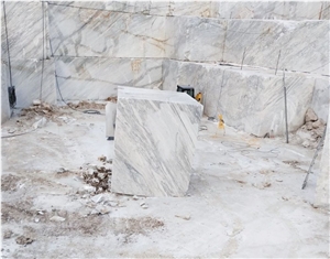 Arabescato Calacatta Marble Quarry