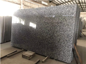 China New Spray White Granite Slab Tiles Wall Floor