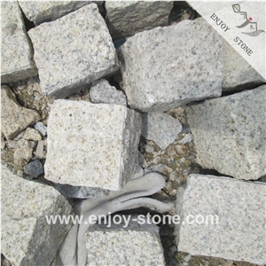 Chinese Rustic Yellow G682 Granite Paving Stone Pebble Stone