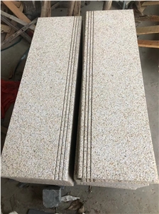 Chinese Granite  G682 Bushhammer Steps