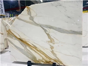Calacatta Gold Marble Slabs Bookmatch Wall Tile
