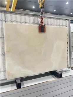 Goldtop Natural High Transmission White Onyx Tiles
