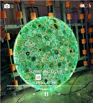 Green Semiprecious Round Table With Led Panel