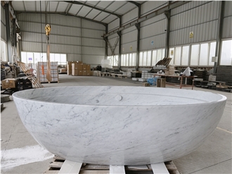 Bianco Cararra Freestanding Oval Bathtub