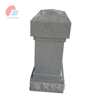 4 Niche Cremation Memorial / Columbarium With Square Column
