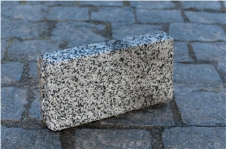 Ukrainian Granite White House Sides Split, Top Flamed Cubes