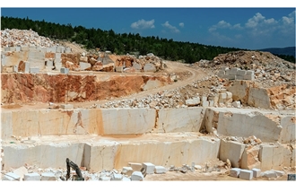 Calacatta Amber Marble Quarry
