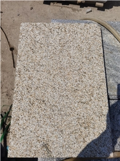 Natural Stone Granite Yellow Rust Stone Tiles Bush-Hammered
