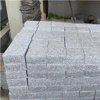 G359 White Granite Flamed 10X10x5 Cobble Stone