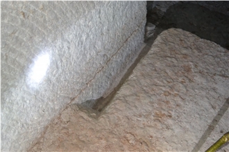 Pietra Di Lessinia Quarry