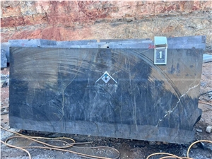 Black Maku Marble Blocks