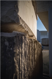 Moca Medium Grain Limestone Blocks