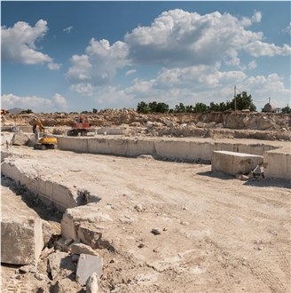 Arini Noce Travertine Quarry