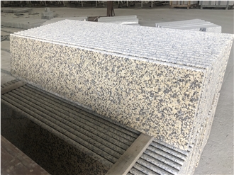 High-Quality China Chrysanthemum Yellow Granite Slabs