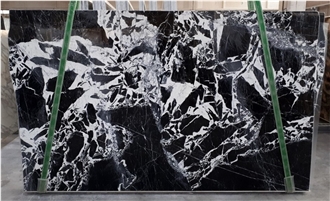Grand Antique Noir Marble Slabs