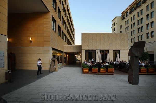 BEIRUT SOUK SHOPPING CENTER 2006
