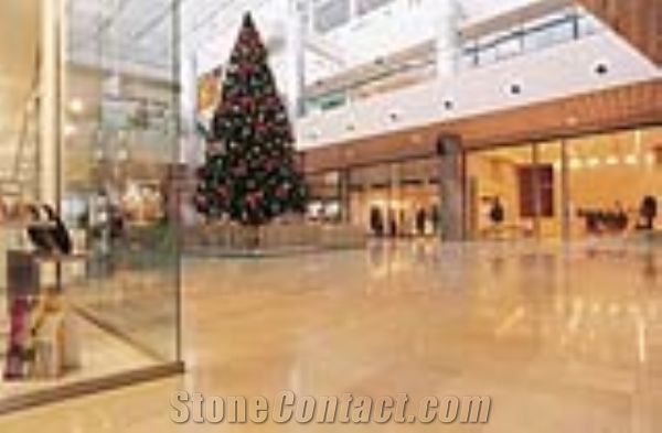 La Moralejas Shopping Center 1997