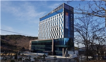 V Hotel 2017