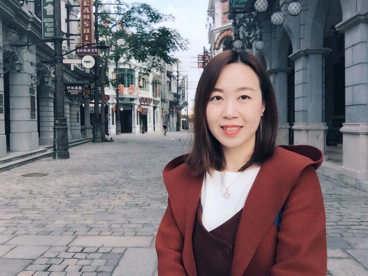 Jackie Shi (Salesperson) contact people