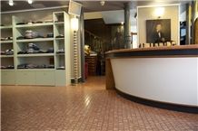 Luxury clothes shop in Verona (Italy) 意大利维罗纳高档服装店 