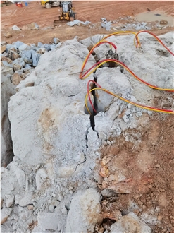 Piston Rock Splitter