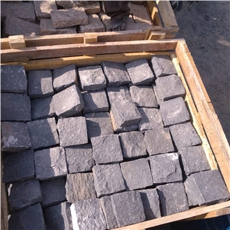 Black Granite Cobblestone