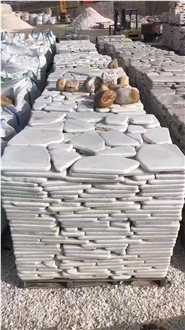 White Tumbled Irregular Flagstone