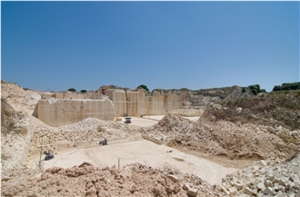 Pietra Leccese Limestone Quarry