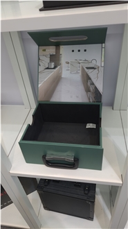 Portable Sample Display Box With Customizable Interior