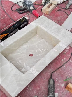 Brazil Cristallo Quartzite Vanity Tops