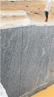Mariyam White Granite Blocks