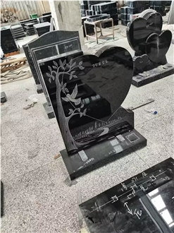 Black Granite  Engraved Heart  England Gravestone