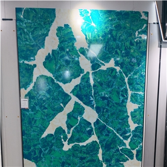Emerald Ridge River Quartz Slabs