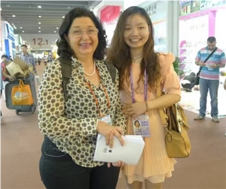 Alice Huang (Salesperson) contact people